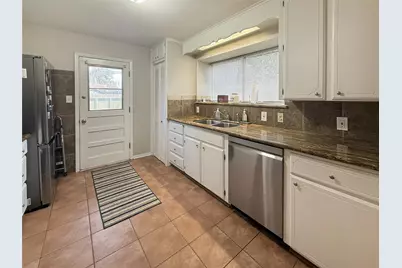 315 Pine Street, Lake Jackson, TX 77566 - Photo 9