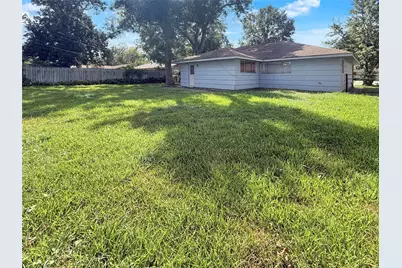 315 Pine Street, Lake Jackson, TX 77566 - Photo 23