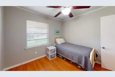 315 Pine Street, Lake Jackson, TX 77566 - Photo 17