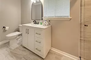 315 Pine St, Lake Jackson, TX 77566 - Photo 15