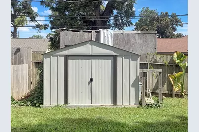 315 Pine Street, Lake Jackson, TX 77566 - Photo 21