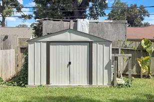 315 Pine St, Lake Jackson, TX 77566 - Photo 21