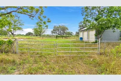 4882 E US Highway 90A, Alleyton, TX 78935 - Photo 13