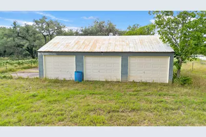 4882 E US Highway 90A, Alleyton, TX 78935 - Photo 9