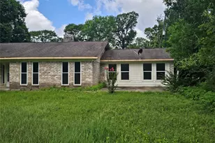 132 Otter Trail, Lake Jackson, TX 77566 - Photo 3