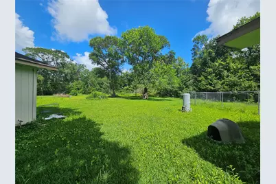 132 Otter Trail, Lake Jackson, TX 77566 - Photo 17