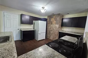 132 Otter Trail, Lake Jackson, TX 77566 - Photo 19