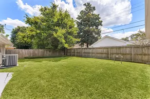 4321 Kingfisher Dr, Houston, TX 77035 - Photo 25