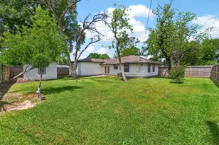 4719 Nina Lee Ln, Houston, TX 77092 - Photo 33