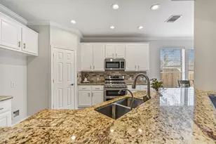 13611 Apple Knoll Ct, Houston, TX 77059 - Photo 11