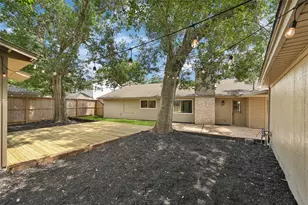 11306 Valley Spring Dr, Houston, TX 77043 - Photo 45
