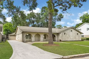 11306 Valley Spring Dr, Houston, TX 77043 - Photo 3