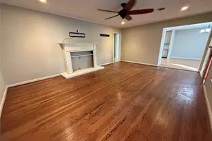 8109 Magnolia Ln, Hitchcock, TX 77563 - Photo 3