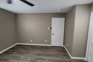 10735 Parkland Woods Dr, Sugar Land, TX 77498 - Photo 9
