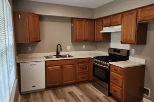 10735 Parkland Woods Dr, Sugar Land, TX 77498 - Photo 7