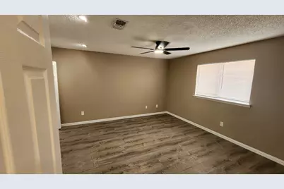 10735 Parkland Woods Drive, Sugar Land, TX 77498 - Photo 13
