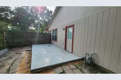 10735 Parkland Woods Drive, Sugar Land, TX 77498 - Photo 3