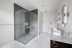 8317 Hunters Creek Dr, Hunters Creek Village, TX 77024 - Photo 19