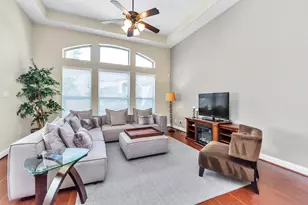 63 S Victoriana Cir, Spring, TX 77389 - Photo 5