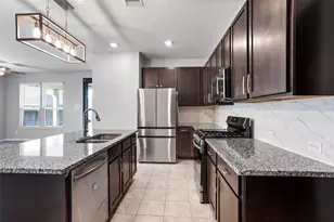 996 Camellia Hls Ln, La Marque, TX 77568 - Photo 9