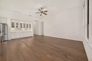 518 Bedias Creek Dr, Conroe, TX 77304 - Photo 11