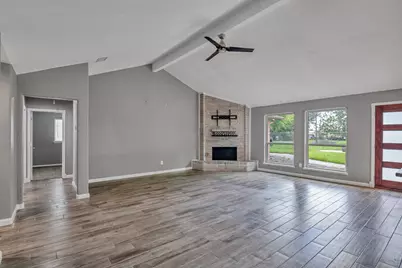 638 Fair Oak Drive, Stafford, TX 77477 - Photo 3