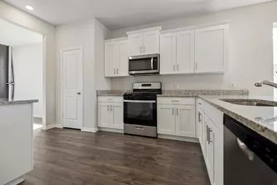 15619 Plum Brook Drive, Conroe, TX 77303 - Photo 7