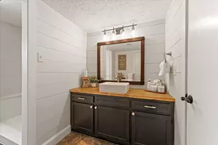 106 Harbour Town Ct, Conroe, TX 77356 - Photo 5