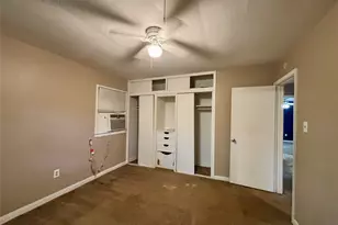 401 Honeysuckle Dr, La Marque, TX 77568 - Photo 7