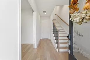 3305 W 11th St, Houston, TX 77008 - Photo 5