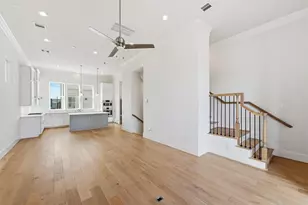 3305 W 11th St, Houston, TX 77008 - Photo 13
