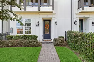 3305 W 11th St, Houston, TX 77008 - Photo 1