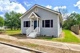 710 W 14th St, Port Arthur, TX 77640 - Photo 1