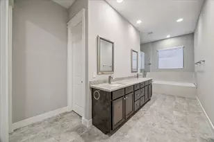 608 W 28th St, Houston, TX 77008 - Photo 23