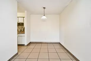 10211 Sugar Branch Dr, Houston, TX 77036 - Photo 7