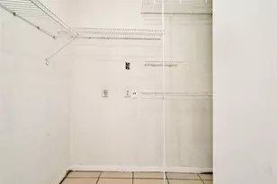 10211 Sugar Branch Dr, Houston, TX 77036 - Photo 19