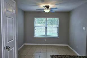 10320 Stone Gate Dr, Conroe, TX 77385 - Photo 9