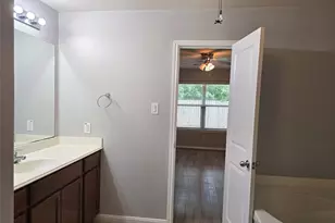 10320 Stone Gate Dr, Conroe, TX 77385 - Photo 15