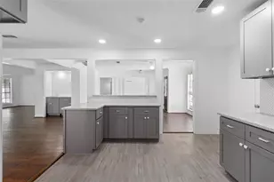 500 Shirleen Dr, Seabrook, TX 77586 - Photo 11