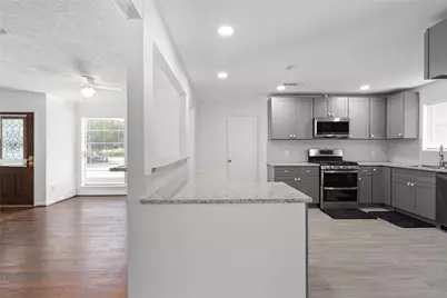500 Shirleen Drive, Seabrook, TX 77586 - Photo 9