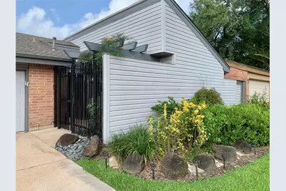 16630 Neumann Drive, Houston, TX 77058 - Photo 1