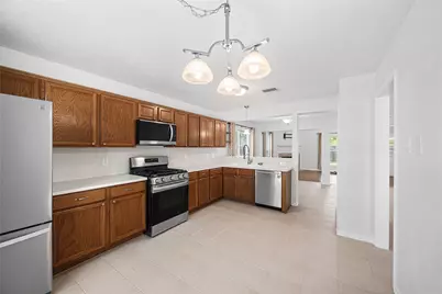 16003 Salton Point Drive, Friendswood, TX 77546 - Photo 5
