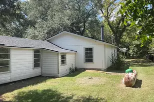 1329 Adams Rd, Bay City, TX 77414 - Photo 13