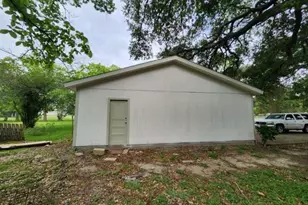 1329 Adams Rd, Bay City, TX 77414 - Photo 13