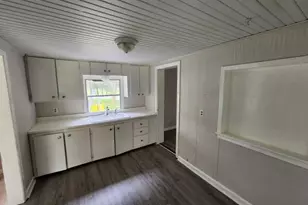 1329 Adams Rd, Bay City, TX 77414 - Photo 7