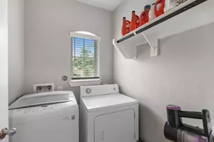 444 Flowering Lotus Ct, Conroe, TX 77318 - Photo 11