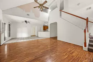 122 Mossey Oak Dr, Baytown, TX 77520 - Photo 9