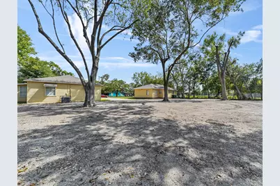 8244 Hartford 1/2 Street, Houston, TX 77017 - Photo 17