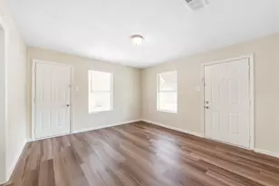 8244 Hartford 1/2 St, Houston, TX 77017 - Photo 11