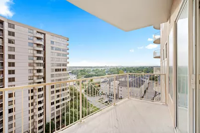 3505 Sage Road #1004, Houston, TX 77056 - Photo 5